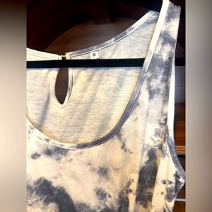 Gray and White Tie-dye Tank Top Jumper
